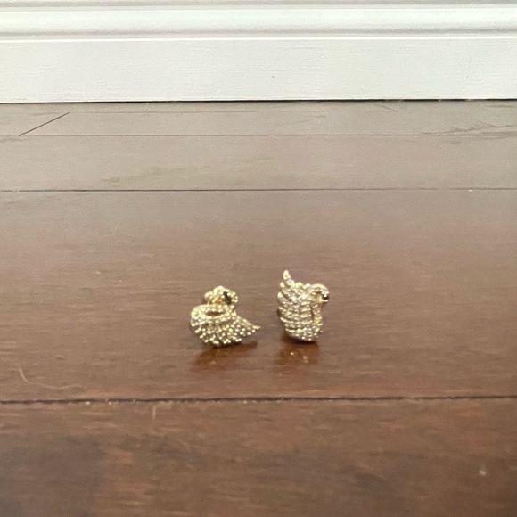 banana republic Gold and crystal swan Earrings - Picture 2 of 4